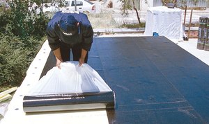 Membrane d'étanchéité auto-adhésive en caoutchouc EPDM pour toiture, ruban d'étanchéité EPDM auto-adhésif 1,5 mm, membrane de toiture EPDM - Product Image 4