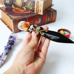 Daga Mágica de Obsidiana Natural con Amatista Tallada en Cristal para Brujería, Artesanía y Decoración del Hogar - Product Image 3