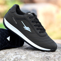 Chaussures de sport en cuir PU pour homme, pas chères, vente en gros, chaussures à prix réduit