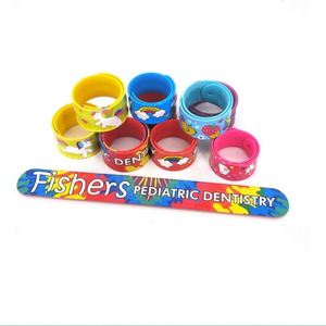 Bracelet personnalisé avec logo, bracelet en silicone à boucle en caoutchouc pas cher pour hommes/femmes - Product Image 5