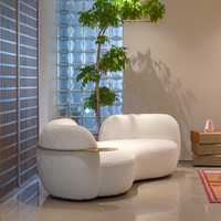Canapé Courbé Moderne Minimaliste en Bouclé de Qualité Supérieure, Style Nordique Créatif, avec Fauteuil à Plateau Métallique pour Salon et Villa – Offre Spéciale
