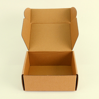 Boîte d'expédition plate en carton kraft brun ondulé, personnalisée avec logo imprimé, en matériaux recyclés, pour l'emballage de chaussettes et de fourrures