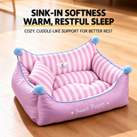 Canapé-lit carré lavable pour animaux de compagnie avec oreiller et coins à pompons, en velours peau de pêche antidérapant pour petits chiens et chats