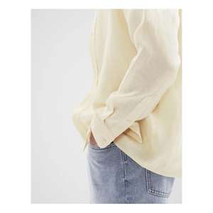 เสื้อเชิ้ตผู้ชายทรงโมเดิร์น ออกแบบมาเพื่อการใช้งานหลากหลายในชีวิตประจำวัน เหมาะสำหรับการประชุมในสำนักงาน การออกงานแบบสบายๆ และการสวมใส่ในโอกาสสังคมต่างๆ - Product Image 3