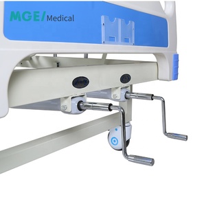 Lit d'hôpital manuel à deux manivelles pour soins aux patients avec dossier réglable et barrières latérales en aluminium - Product Image 6