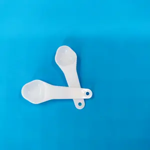 2.5ml 1.25g Small Food Grade Triangle White Plastic Measuring Spoon For Liquid Powder Teaspoon