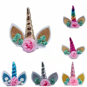 <span class=keywords><strong>Décoration</strong></span> de <span class=keywords><strong>gâteau</strong></span> d'anniversaire en tissu multicolore sur le thème de la <span class=keywords><strong>licorne</strong></span> avec accessoire de <span class=keywords><strong>décoration</strong></span> de dessert et drapeau de présentation - Product Image 1