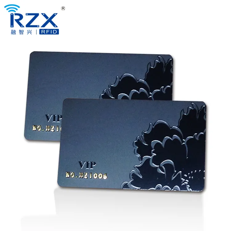Personalizado de impresión UV y oro estampado de papel de aluminio de tarjeta de plástico mate negro mate de tarjeta de PVC