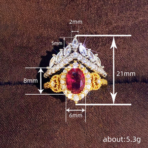 Anello da Cocktail T0455 da Donna in Oro 18K con Rubino Taglio Marquise e Incastonatura a Pavé, Gioiello Raffinato per Feste - Product Image 4