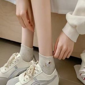 Calcetines cortos de primavera y verano, absorbentes del sudor, resistentes al olor, con patrón de Dachshund, hilo de algodón sin costuras para mujer - Product Image 1