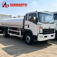 Camion-citerne léger Sinotruk Howo 4x4, 5000L 8000L, pour le transport et la distribution de carburant