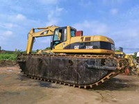 Excavadora Anfibia Usada CAT 320C con Pontón Flotante para Dragado de Ríos y Recuperación de Terrenos Pantanosos