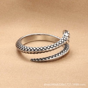 Anillo de serpiente de acero inoxidable, color plateado, forma de animal, joyería punk para hombre, regalo, otoño 2021 - Product Image 3