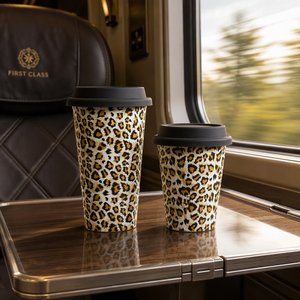 Set di Tazze da Viaggio in Ceramica con Stampa Leopardata, Due Misure Alte e Basse, Motivo a Rosette su Tutta la Superficie, Coperchio in Silicone, <span class=keywords><strong>Coppia</strong></span> di Tazze da <span class=keywords><strong>Caffè</strong></span> da Asporto - Product Image 1