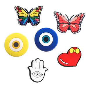 En stock : Breloques de chaussures en caoutchouc et silicone (fruits et plantes) – Fraise, Ananas, Pastèque, Pomme – pour Crocs et sabots - Product Image 3