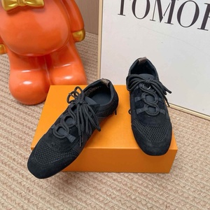 Baskets plates rétro respirantes en maille de style designer de haute qualité pour femmes, chaussures de marche décontractées quotidiennes pour dames - Product Image 4