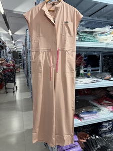 Uniforme de Enfermería Personalizado 42388, Pantalones Largos Rosas y Blusa de Manga Corta para Asistentes Dentales, con Cierre y Lazo en la Cintura - Product Image 4