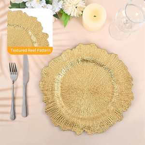 Platos Base Decorativos Reutilizables de Plástico Dorado de 13 Pulgadas con Diseño de Arrecife para Eventos Formales y Alquiler al por Mayor - Product Image 4
