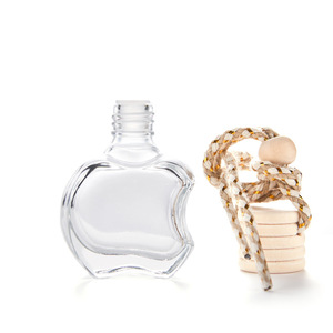 Botella de cristal transparente con forma de manzana para coche, difusor colgante con tapa de madera, 10ml, venta al por mayor - Product Image 4