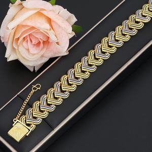 Bracelet tendance en laiton plaqué or 24 carats de Jxx Fashion Jewelry pour femmes, bracelets ou joncs à breloques géométriques - Product Image 3