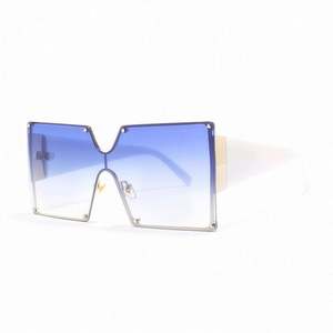 Gafas de Sol Cuadradas Extra Grandes con Protección UV400, Modernas y de Moda, con Logotipo Personalizado, Gafas de Sol Degradadas de Una Sola Pieza para Mujer - Product Image 4
