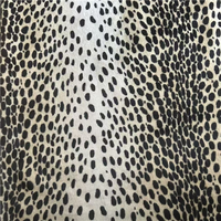 Tissu imprimé animalier effet poils de cheval, fausse fourrure de poney avec motif cerf Bambi pour vêtements