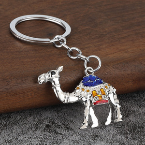 Pendentif <span class=keywords><strong>Breloque</strong></span> en Métal Doré Grand Format Personnalisé avec Logo 3D Designer Camel Baby Dessert pour Chaînes, Sacs, Porte-clés, Fabrication de Bijoux, Fournisseur en Gros - Product Image 3