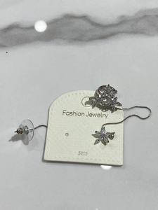 Orecchini pendenti con cristalli a forma di fiocco di neve per donna, gioielli alla moda con strass in resina a forma di fiore - Product Image 3