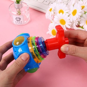 UFO Gyro Niños 3-14 años Rompecabezas Música intermitente Gyro Stand Super Colorful Electric Luminous Toys - Product Image 4