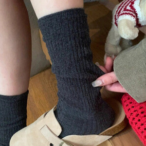   Chaussettes pour femmes, chaussettes en coton tricoté épais pour l'automne et l'hiver, chaussettes longues mi-mollet couleur café pour bottes de neige - Product Image 5