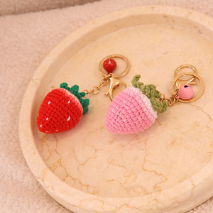 <span class=keywords><strong>Llavero</strong></span> de ganchillo hecho a mano con diseño de fresa, girasol, pollo y pez, colgante para bolso, pequeño regalo promocional, recuerdo - Product Image 3