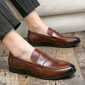 Mocassini in Pelle Eleganti Stile Europeo <span class=keywords><strong>e</strong></span> Americano, <span class=keywords><strong>Scarpe</strong></span> da Uomo Casual Oversize Stile Britannico Semplici Slip-On da Ufficio - Product Image 1