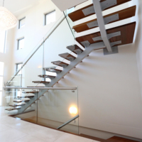 Escalier à poutre simple en acier à haute stabilité pour résidence de luxe