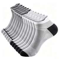 Chaussettes de course tricotées pour enfants OEM personnalisées avec soutien de la voûte plantaire, compression 3D, respirantes et anti-humidité, avec bordure inférieure