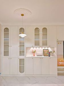 Meubles de chambre à coucher en bois de villa de luxe moderne, armoires en bois massif de style français personnalisées - Product Image 2