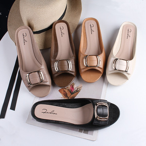 Nouveau Style Sandales Plates pour Femmes en PVC de Haute Qualité, Boucle Carrée Tendance, Chaussures Décontractées d'Extérieur en Gros pour Filles et Dames - Product Image 6