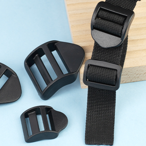 Boucle trapézoïdale POM 25MM réglable en plastique coloré solide et léger et écologique de haute qualité en différentes couleurs - Product Image 1