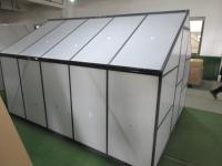 Grandes serres écologiques en polycarbonate avec cadre métallique en aluminium durable Assemblage facile Caractéristiques anti-pourriture pour une utilisation en intérieur