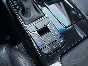 Tout Nouveau K7 Sans Accident 2018 NOIR Berline Essence Coréenne avec Fonction Siège à Mémoire de Forme, Moteur V6 Essence, Navigation et Caméra - Product Image 6