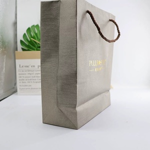 Bolsa de Regalo de Lujo con Estampado Dorado en Relieve para Llevar Té con Leche en el Festival del Bote del Dragón - Product Image 3