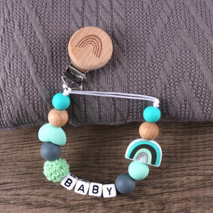 Porte-sucette <span class=keywords><strong>en</strong></span> bois fait main avec nom personnalisé avec chaîne <span class=keywords><strong>en</strong></span> silicone souple Clips factices personnalisés pour bébés Design <span class=keywords><strong>arc</strong></span>-<span class=keywords><strong>en</strong></span>-<span class=keywords><strong>ciel</strong></span> - Product Image 6