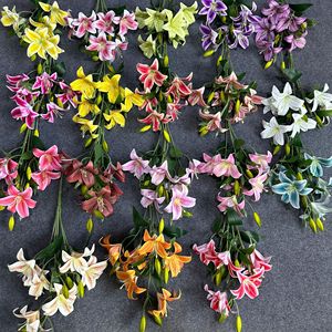 Bouquet de lys artificiels miniatures à 6 fleurs et 6 bourgeons, fleurs en soie pour décorations de mariage et arrangements au sol - Product Image 2