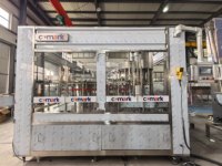 Ligne de production automatique de boissons en bouteilles PET pour l'eau minérale, les jus à base de concentré et les boissons gazeuses, machine de remplissage