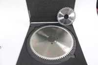 Lame de scie circulaire diamantée de qualité supérieure, dureté supérieure, revêtement naturel, 400 mm, 84 dents, OEM pour la coupe du bois sur machines