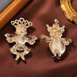 2026レトロエナメルピエロブローチ女性のファッションジュエリーラインストーンブローチピン誇張された性格ホリデーチェスト花ギフト - Product Image 6