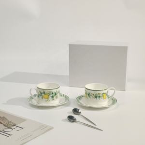 Tasses et soucoupes en porcelaine fine à motif citron, très demandées - Product Image 2