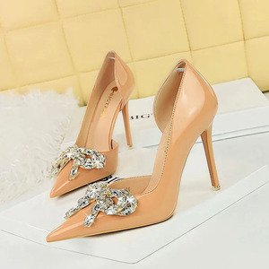 2025 New Materials Women's Sexy High Heels Crystal Shallow Bow Sandals Fashion Trend Spring - Product Image 5