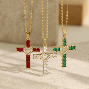 Collier en zircon émeraude avec un design combiné cœur creux et croix - Collier polyvalent pour femmes - Product Image 4