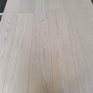 Plancher en chêne blanc européen contrecollé de 7 1/2 po x 3/8 po, qualité <span class=keywords><strong>CD</strong></span>, en bois massif multicouche - Product Image 4