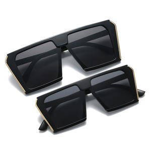 ZHIHENG 1 Set 2 pezzi abbinati madre e figlia occhiali da <span class=keywords><strong>sole</strong></span> quadrati per bambini occhiali da <span class=keywords><strong>sole</strong></span> per <span class=keywords><strong>mamma</strong></span> e Me abiti 2021 - Product Image 1